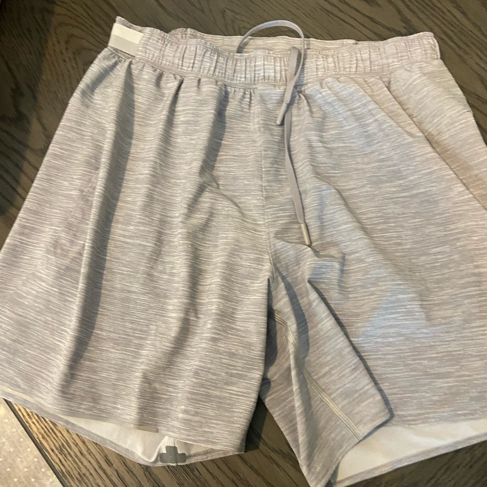 Mens Lululemon shorts with liner
